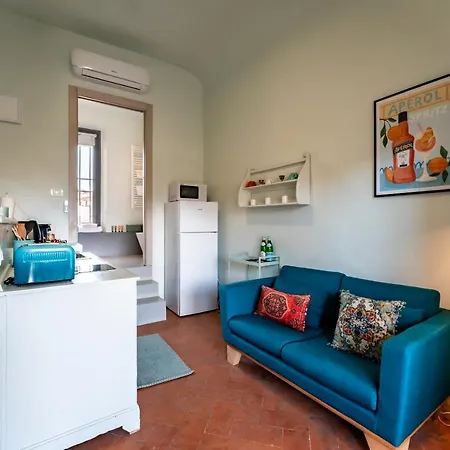 La Loggia Loves *